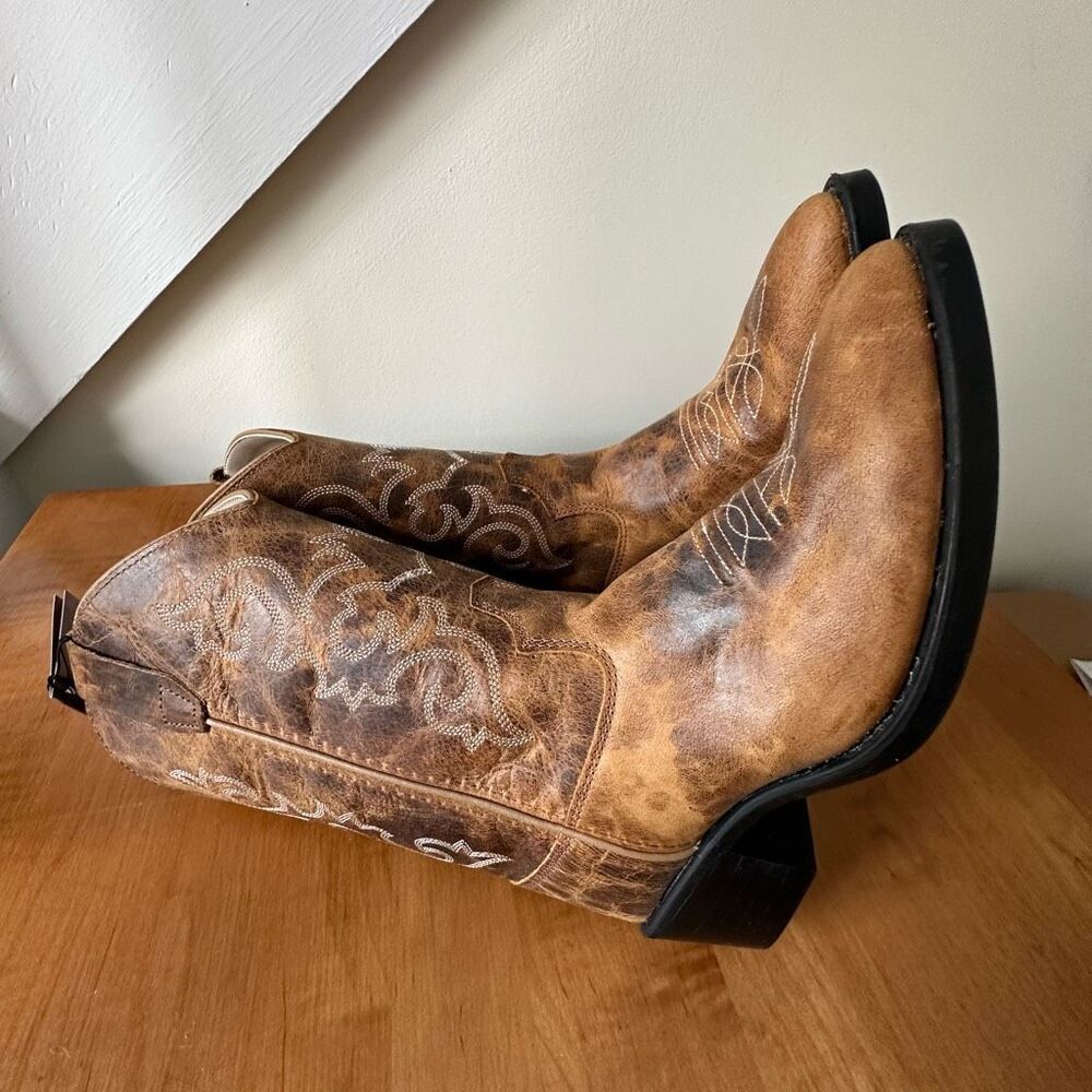 Old West cowboy Kids' 8" Round Toe Boots - Distressed Brown - Picture 8 of 8